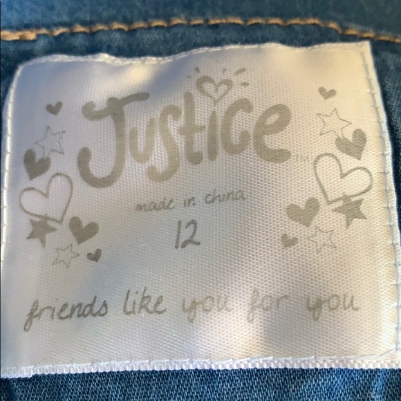 A jean jacket - Picture 3 of 3